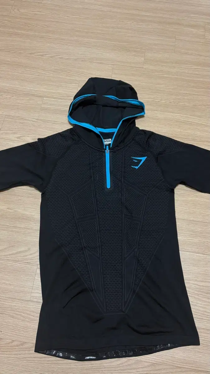 ジムシャーク ONYX V1 レプリカ 年始セール neco専用 GYMSHARK ONYX V1 COMPRESSION HOODIE | 브랜드 중고거래 플랫폼, 번개장터